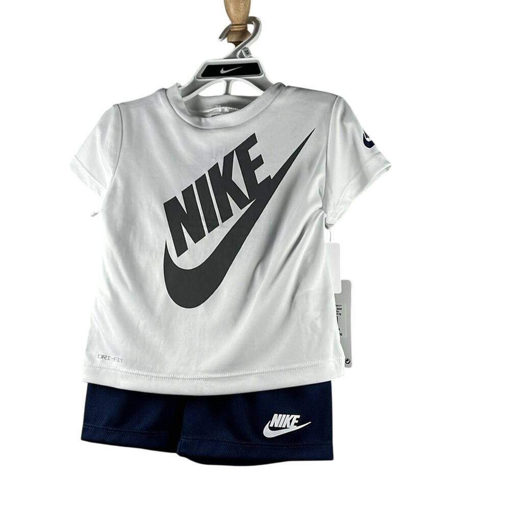 Nike Boys Two Piece short sleeve shorts White and Blue Set size 24M